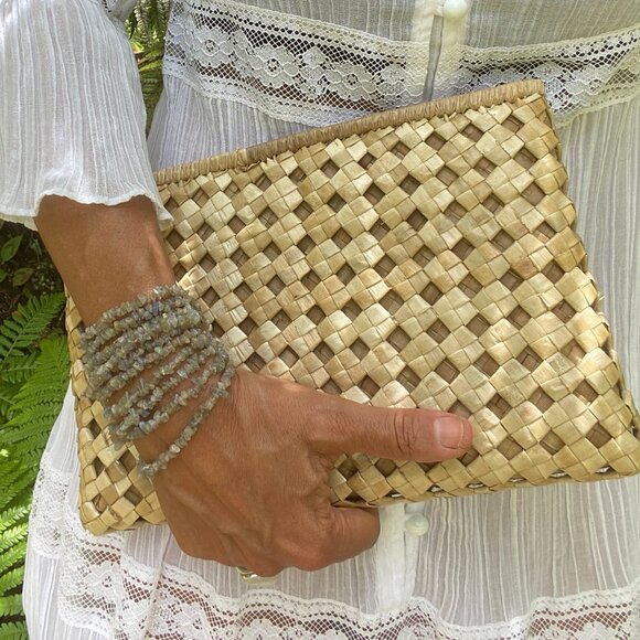 Hand Woven Lauhala Clutch, Zipper Closure - Picture 7 of 7
